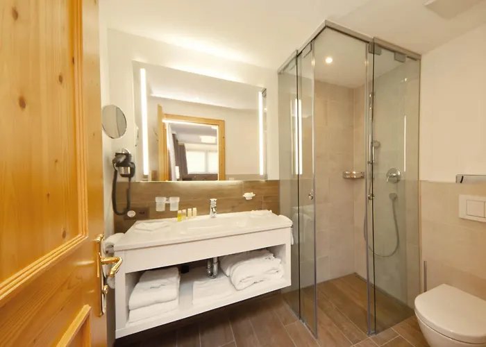 Waldpark Garni Hotel 4*