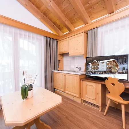 Hotel Waldpark Garni 4*